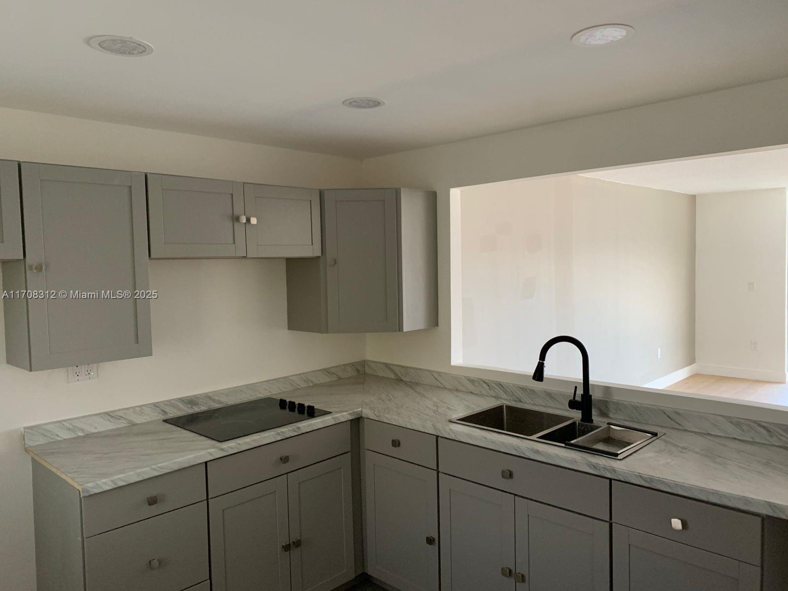 EDEN ISLES CONDO # 4 - Residential