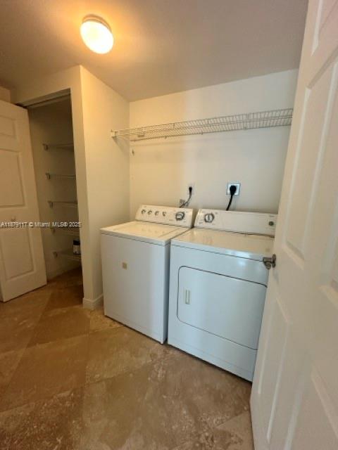 DUO CONDOMINIUM WEST - Residential