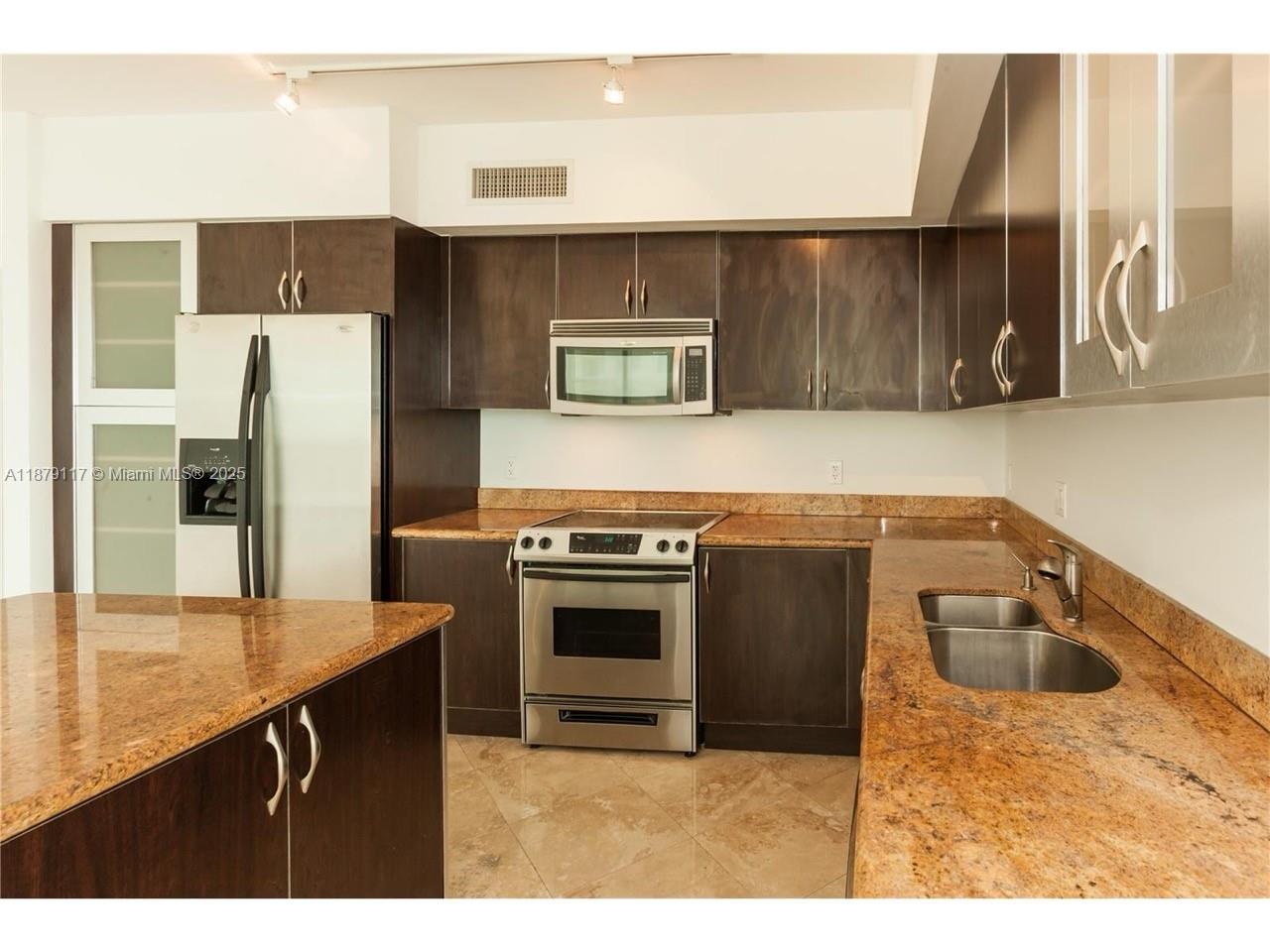 DUO CONDOMINIUM WEST - Residential