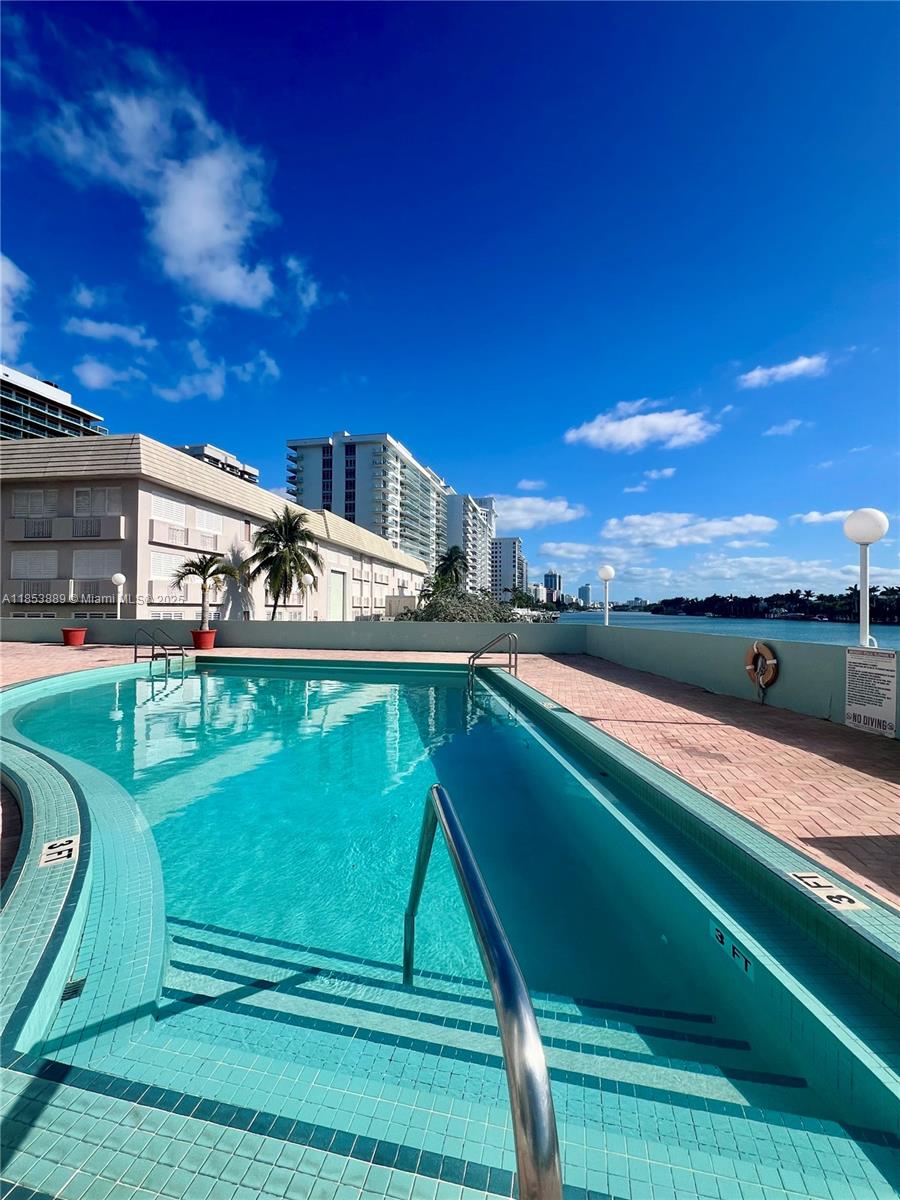 5838 CONDOMINIUM - Residential