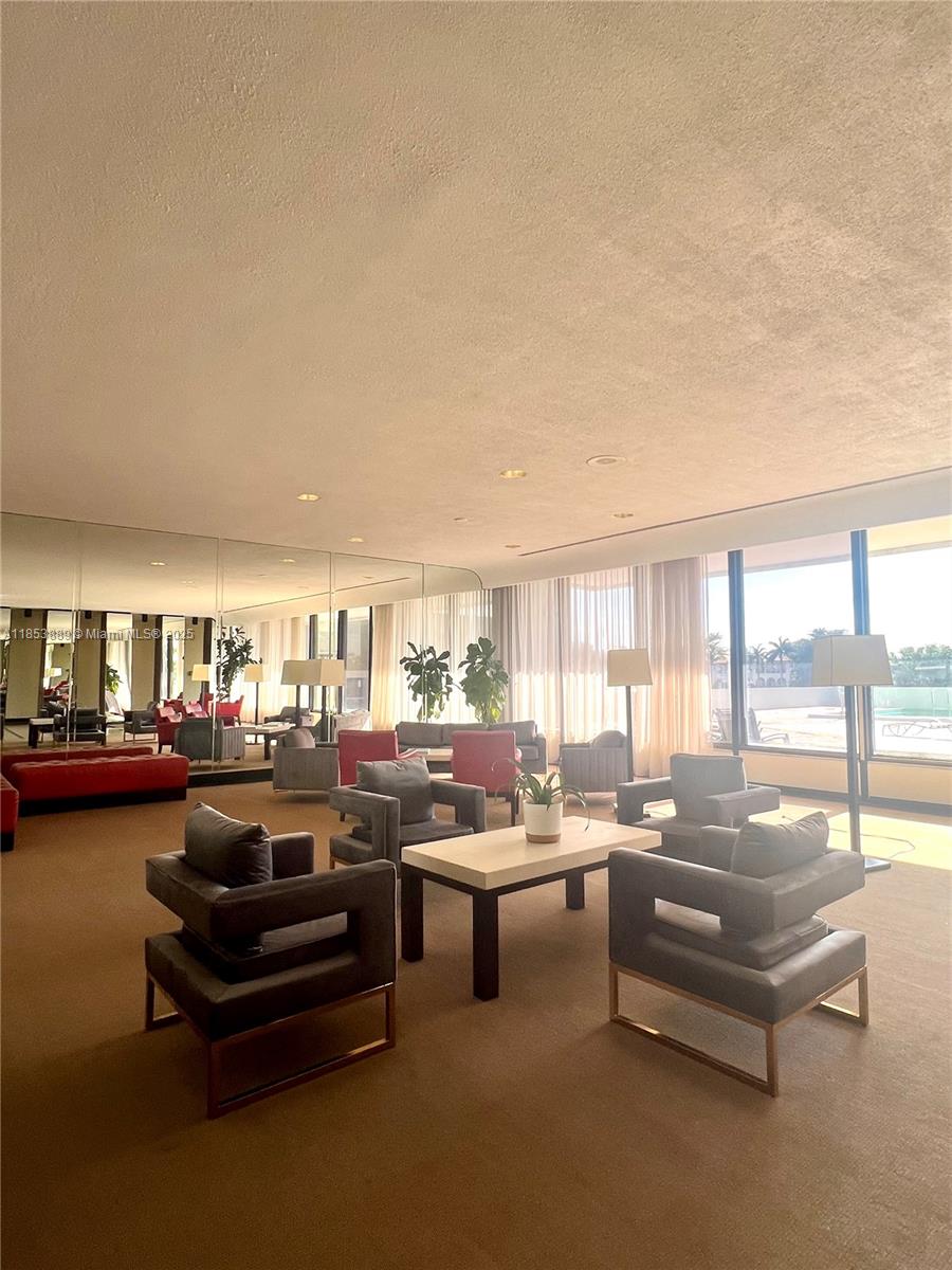 5838 CONDOMINIUM - Residential