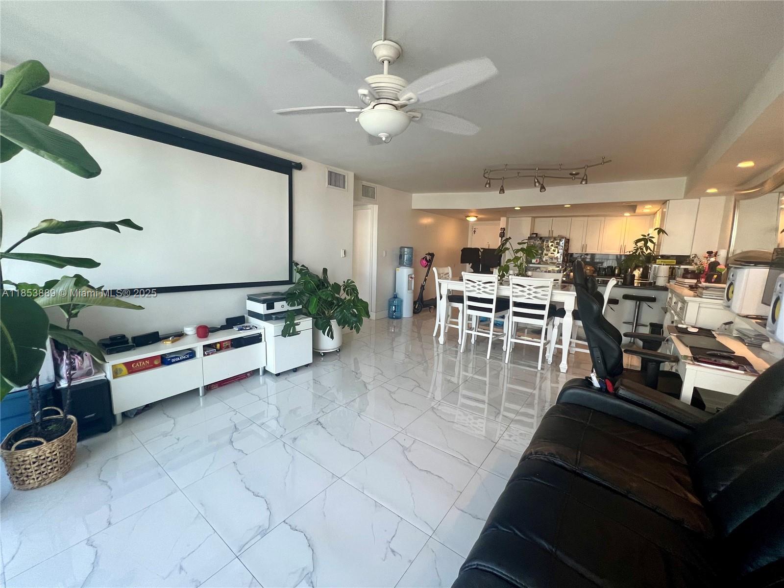 5838 Collins Ave 14D