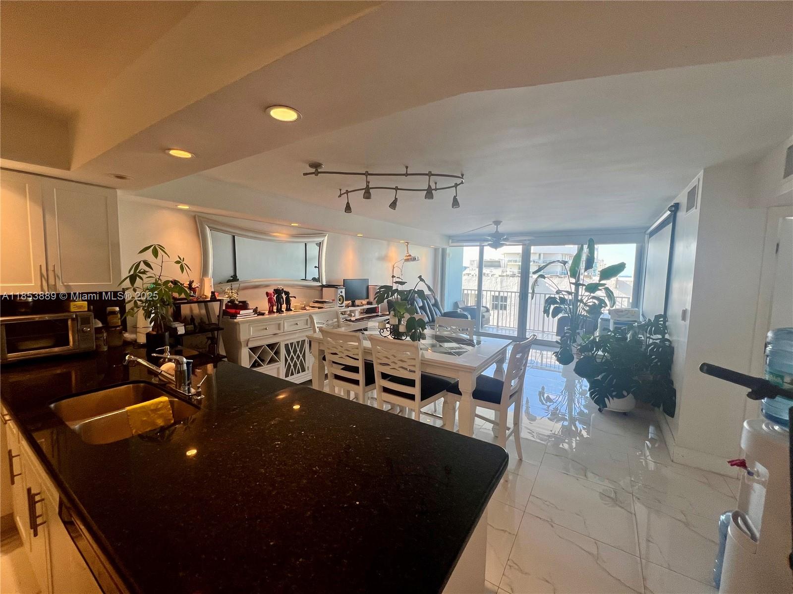 5838 Collins Ave 14D