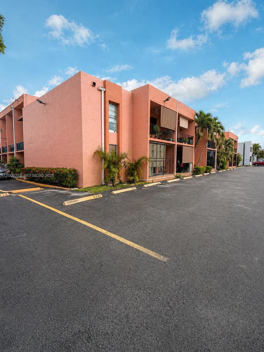BELLA VILLAS CONDO - Residential