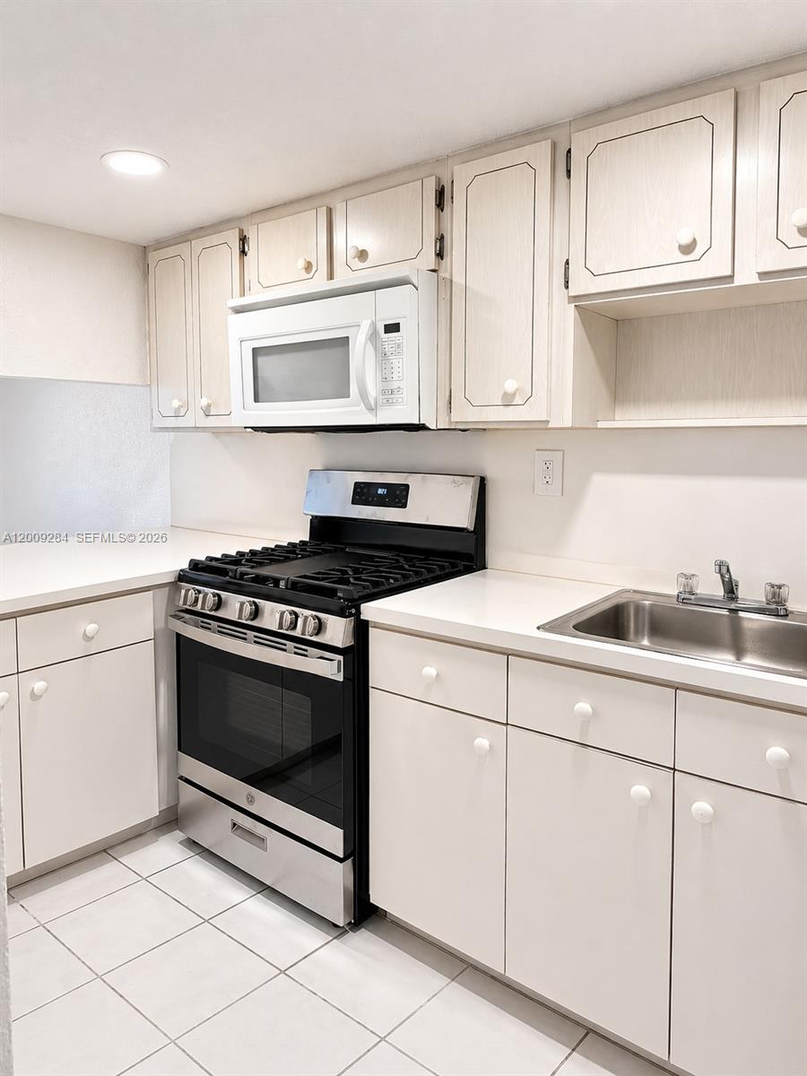 BELLA VILLAS CONDO - Residential
