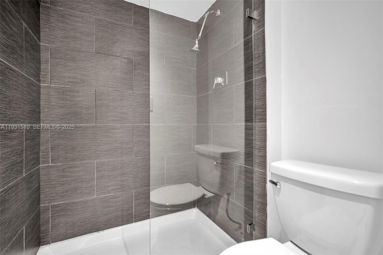 DELVISTA TOWERS CONDO - Residential