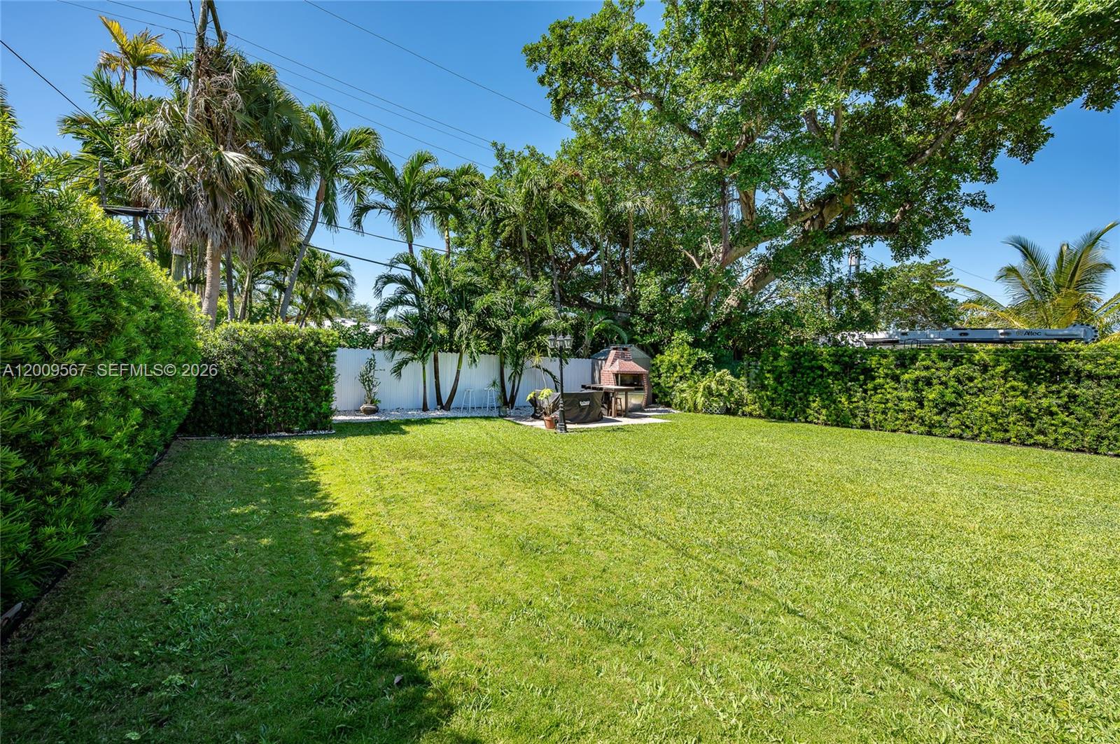 ISLE OF NORMANDY MIAMI VI - Residential