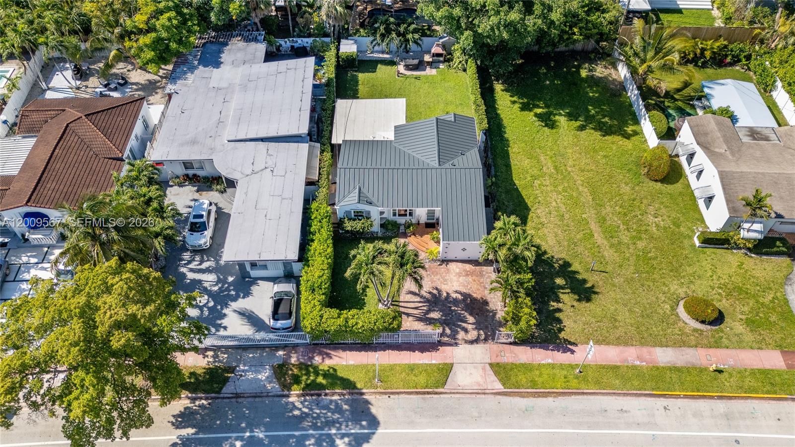 ISLE OF NORMANDY MIAMI VI - Residential