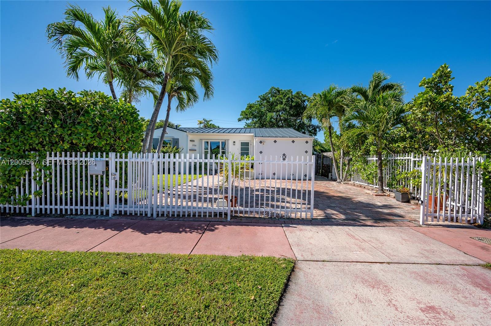 ISLE OF NORMANDY MIAMI VI - Residential