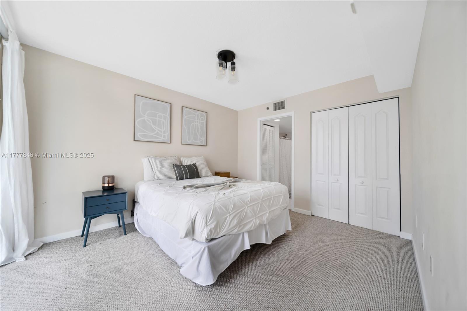 THE CLUB AT BRICKELL BAY - Residential