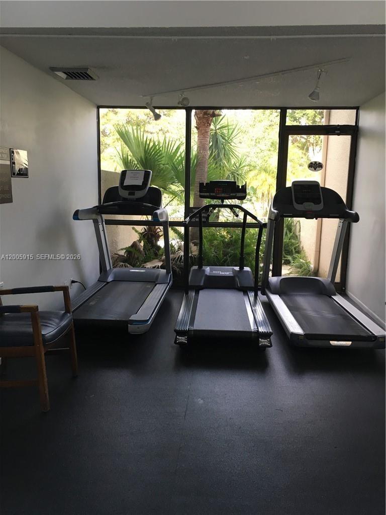 CYPRESS BEND I-D CONDO - Residential