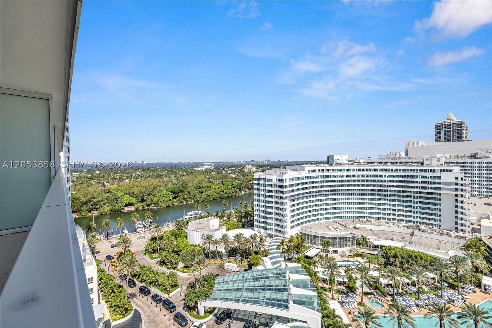 4391 COLLINS AVE 1707