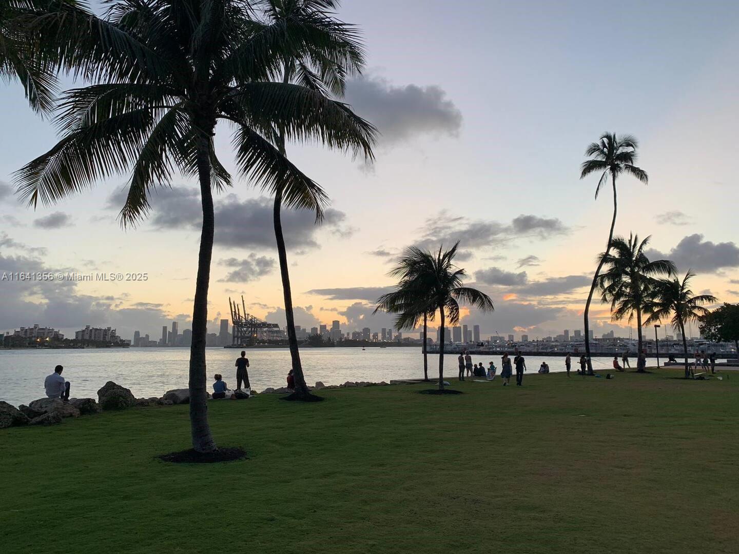 OCEAN WALK ON SOUTH BEACH - Residential