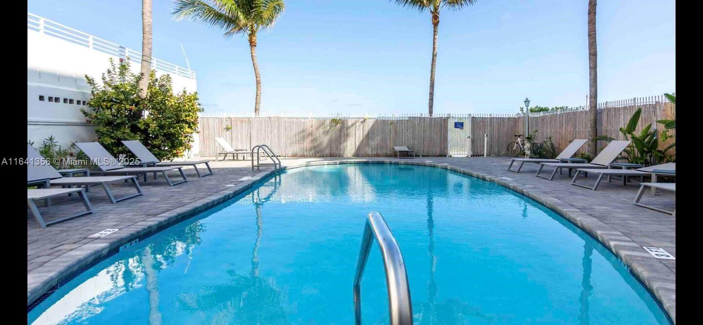 OCEAN WALK ON SOUTH BEACH - Residential
