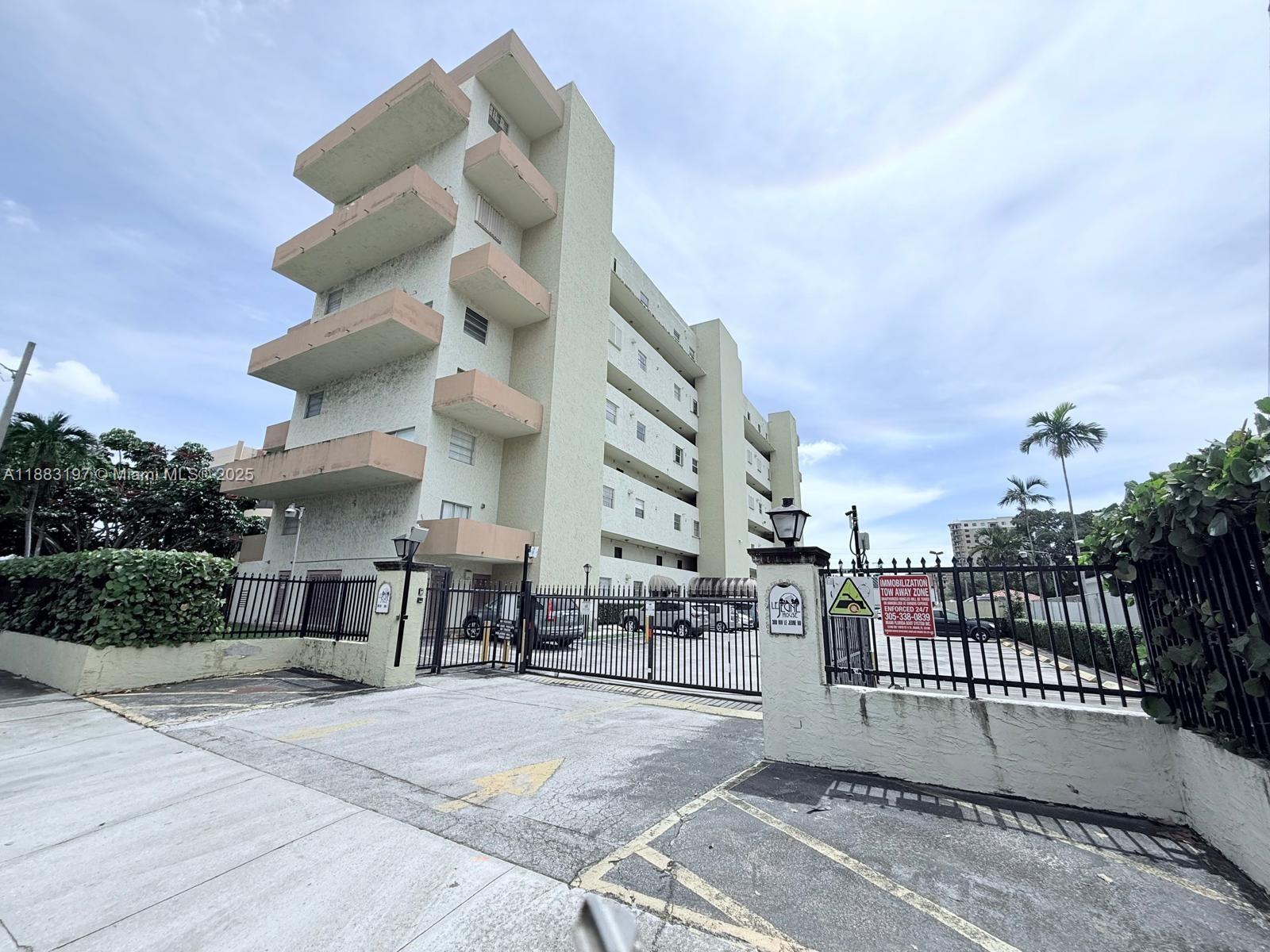 Beautiful Condo in Prime Miami Location! Charming 1-bedroom, 1-bath unit featuring a bright, spacious layout with tile floors throughout, an open living/dining area, and a kitchen with ample cabinet space. Convenience of a first-floor location with easy access and assigned parking. Centrally located near major highways, shopping, dining, Miami International Airport, and close to Downtown and Coral Gables.