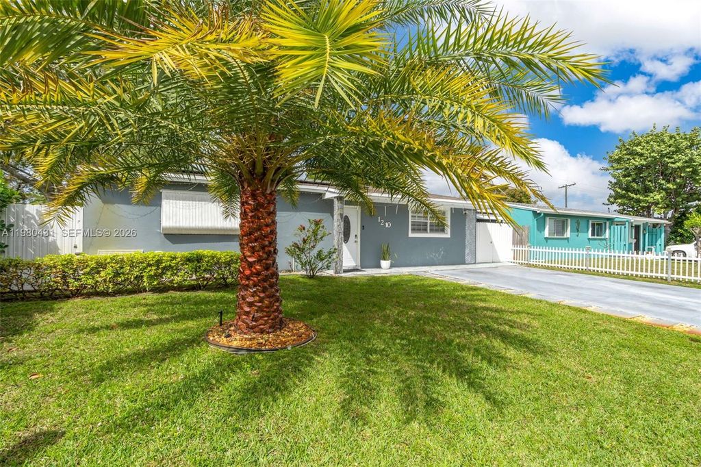 Photo of 1210 N 71st Ave, Hollywood, FL 33024 (MLS # A11980431)