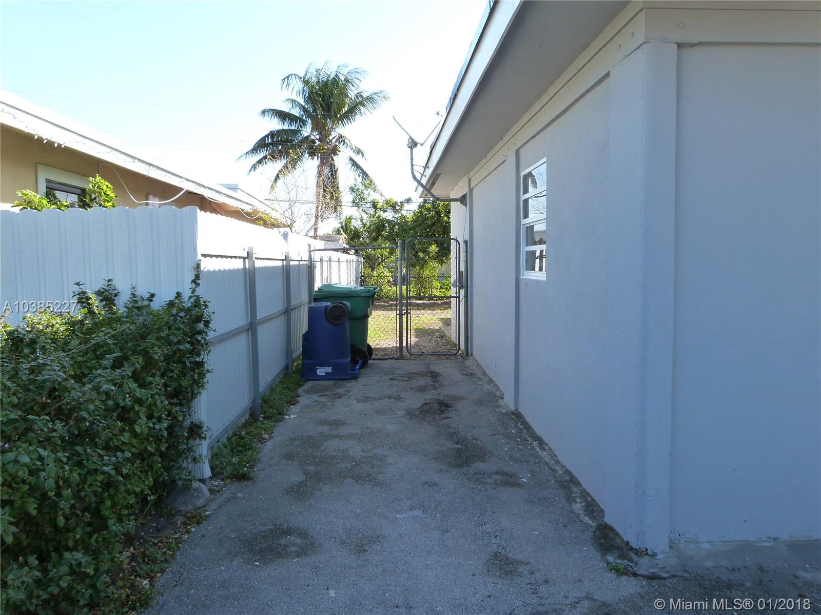 CAROL CITY 1ST ADDN PB - Residential