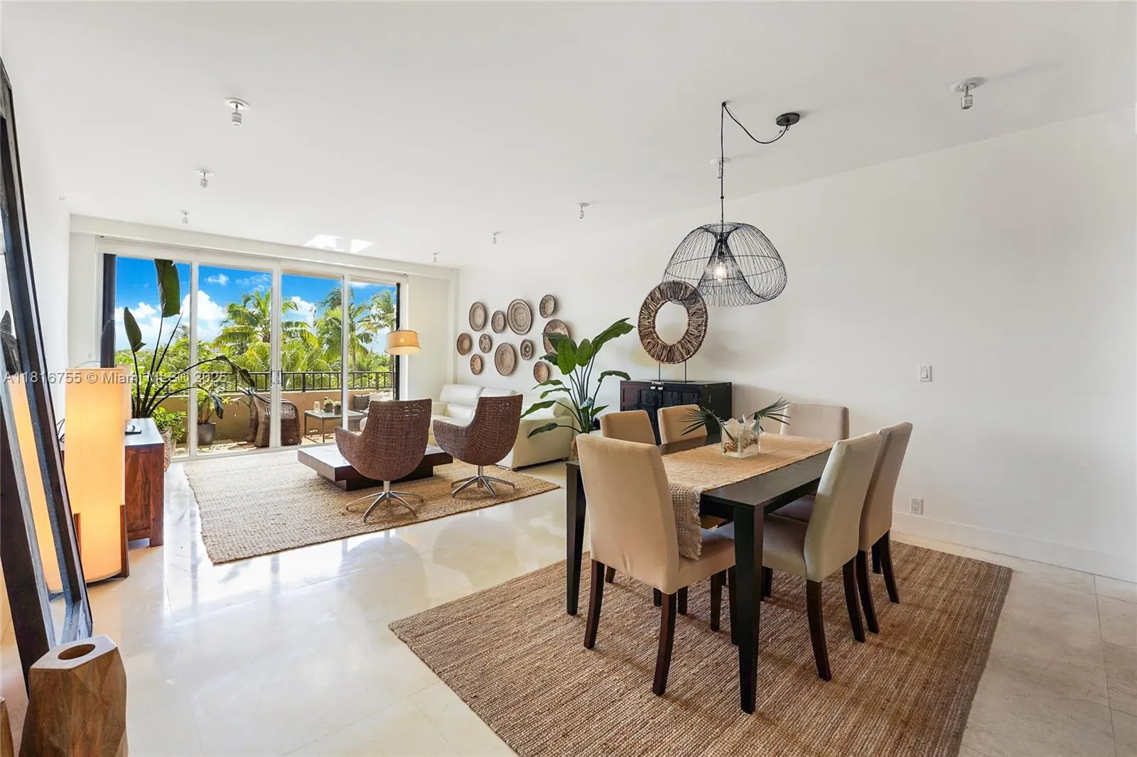 Key Biscayne, Florida 33149, United States, 2 Bedrooms Bedrooms, ,2 BathroomsBathrooms,Residential,Active,145212