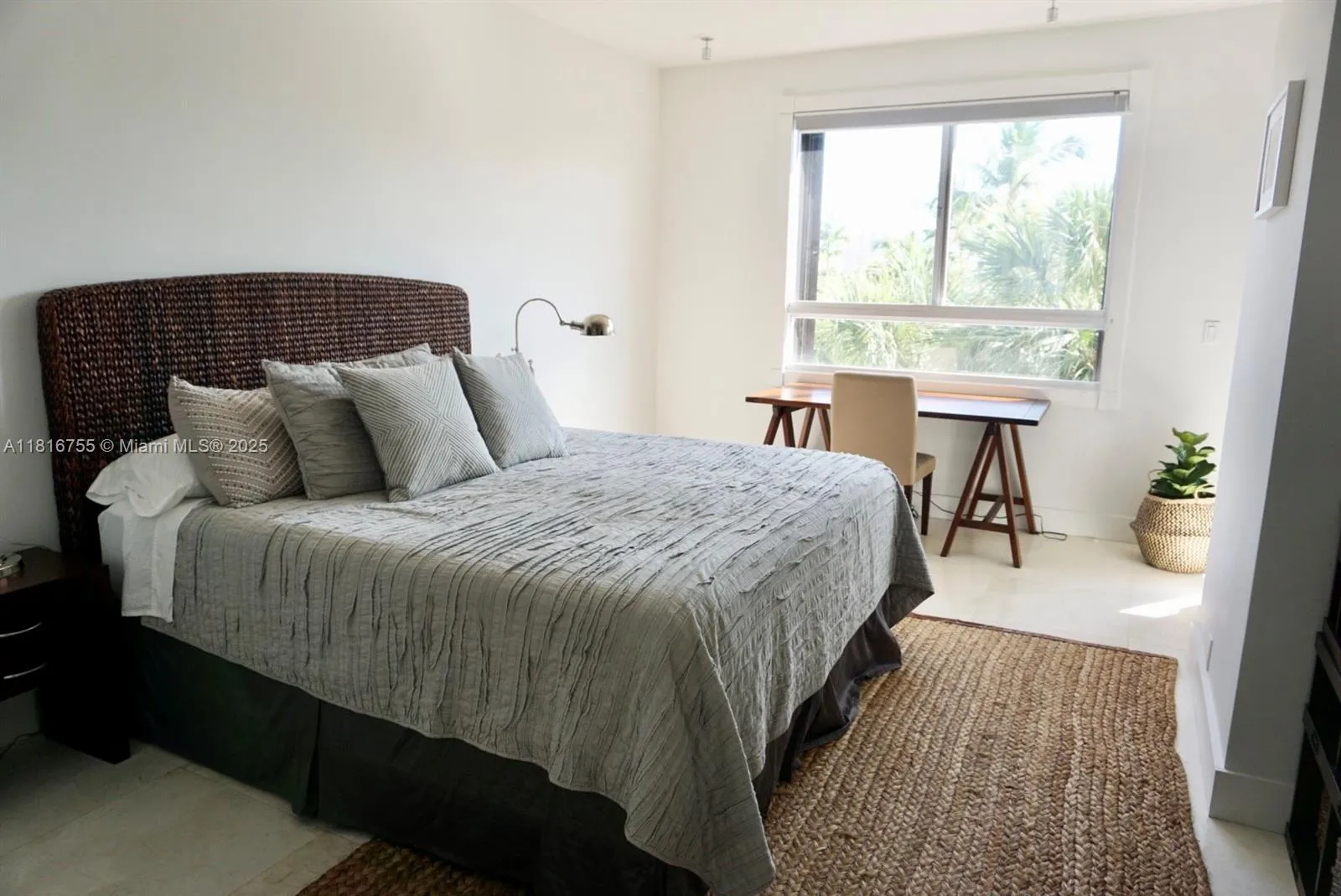 Key Biscayne, Florida 33149, United States, 2 Bedrooms Bedrooms, ,2 BathroomsBathrooms,Residential,Active,145212