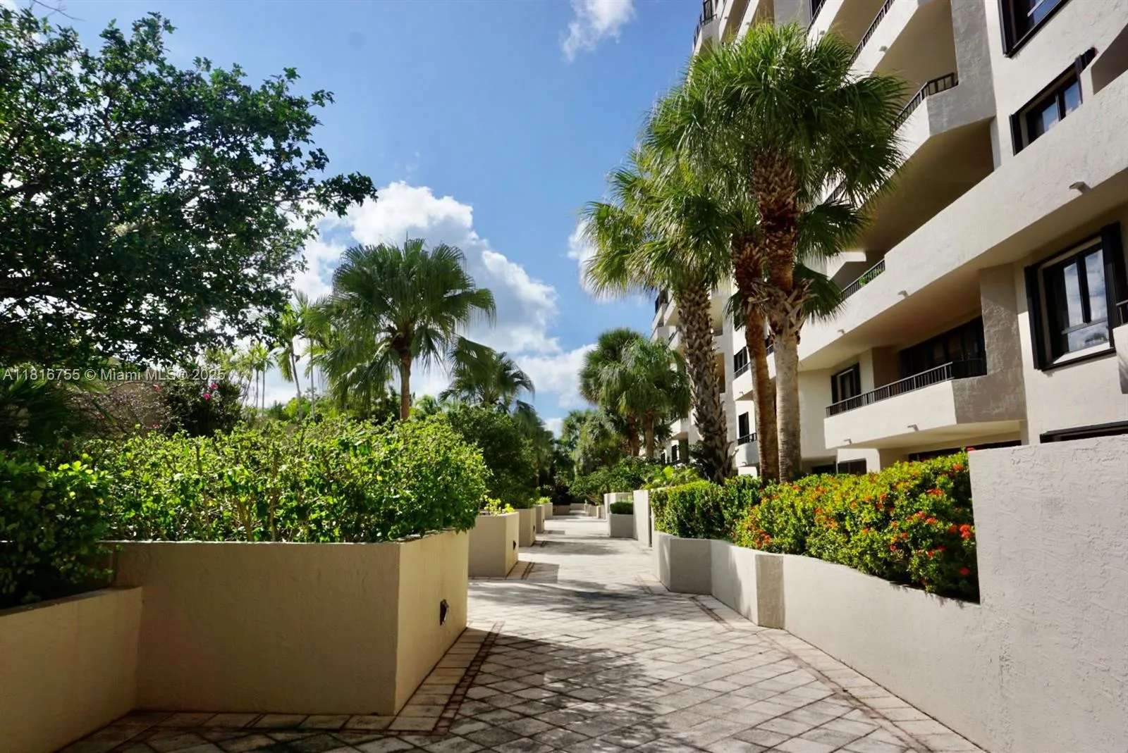 Key Biscayne, Florida 33149, United States, 2 Bedrooms Bedrooms, ,2 BathroomsBathrooms,Residential,Active,145212
