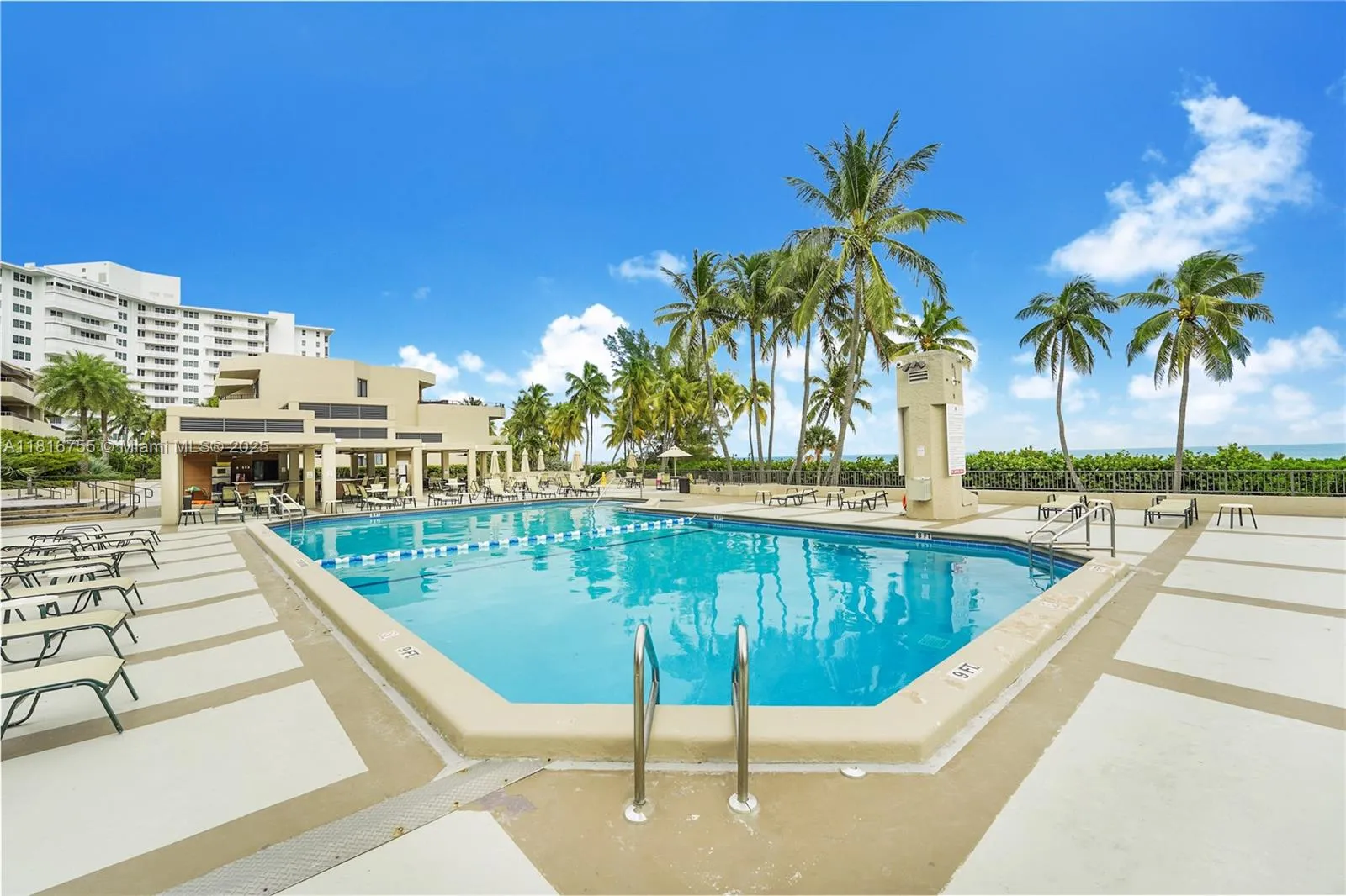 Key Biscayne, Florida 33149, United States, 2 Bedrooms Bedrooms, ,2 BathroomsBathrooms,Residential,Active,145212
