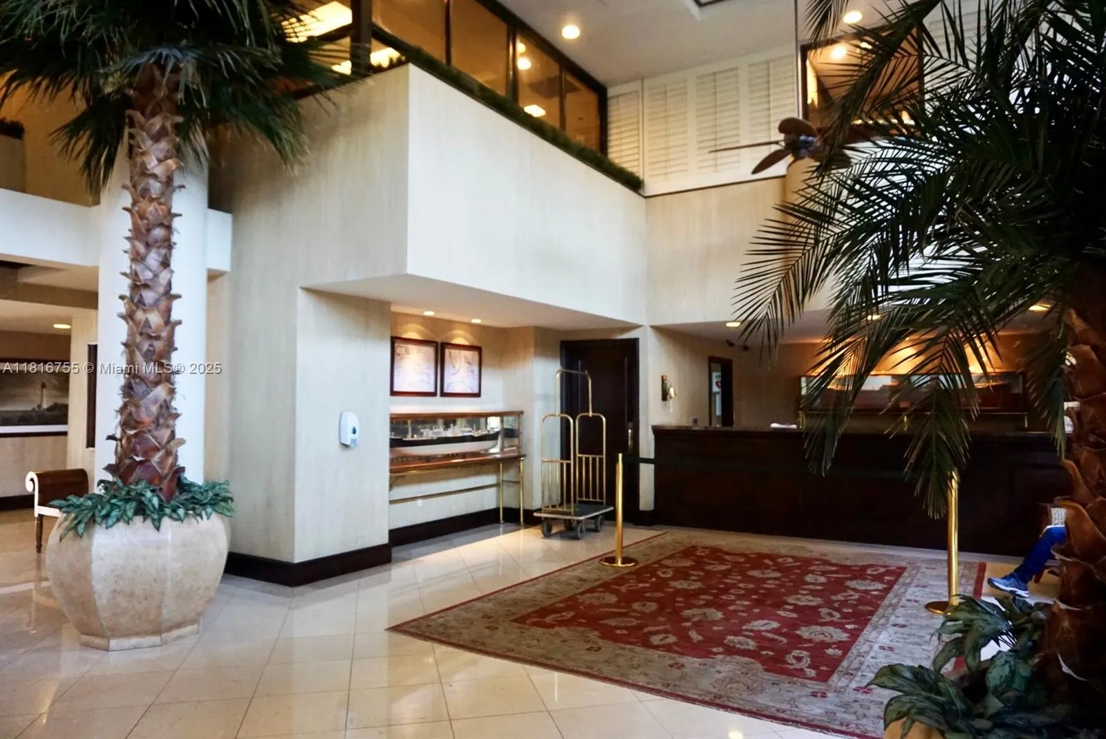 Key Biscayne, Florida 33149, United States, 2 Bedrooms Bedrooms, ,2 BathroomsBathrooms,Residential,Active,145212