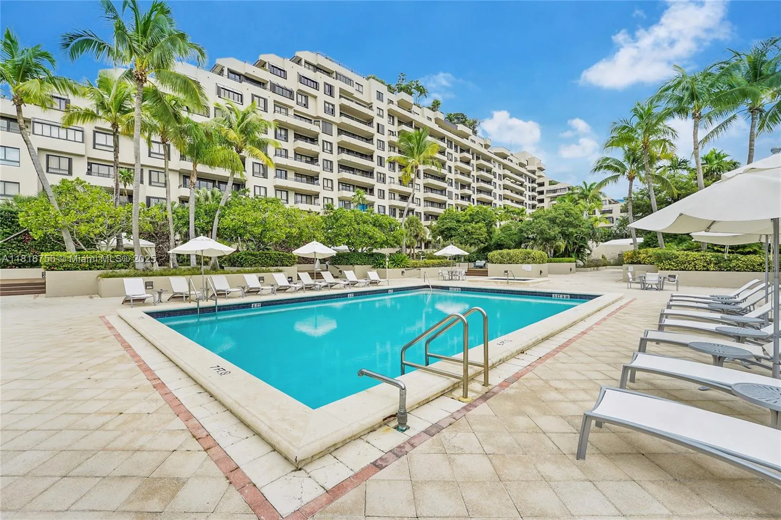 Key Biscayne, Florida 33149, United States, 2 Bedrooms Bedrooms, ,2 BathroomsBathrooms,Residential,Active,145212