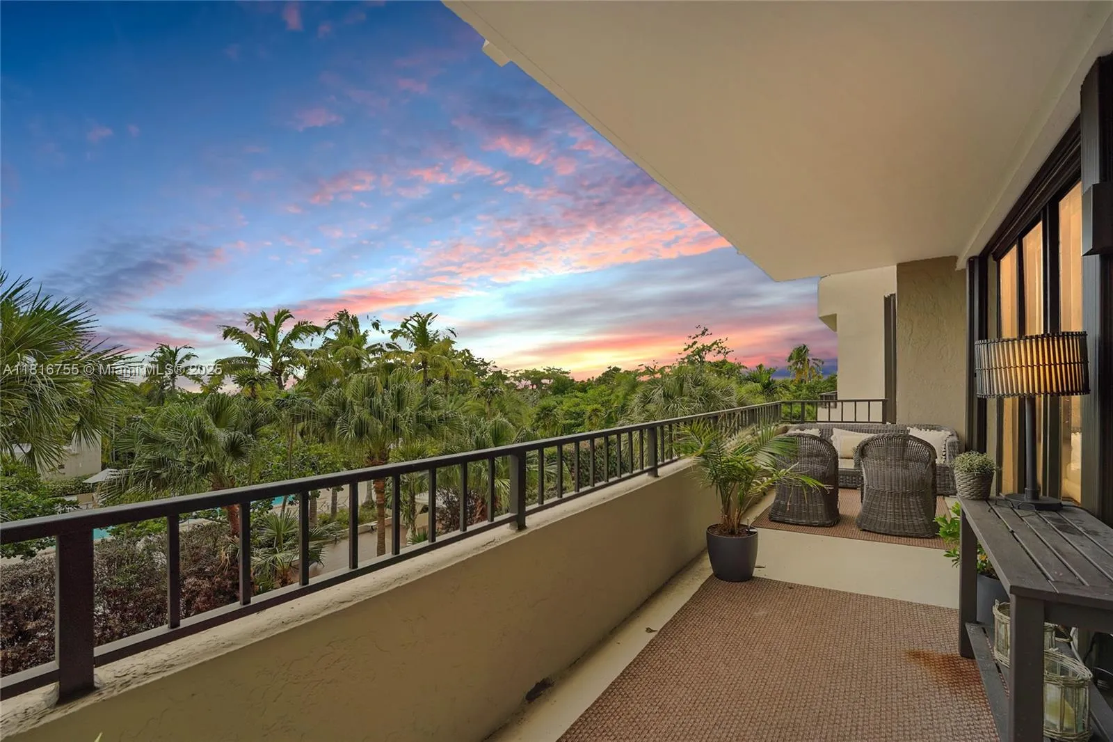 Key Biscayne, Florida 33149, United States, 2 Bedrooms Bedrooms, ,2 BathroomsBathrooms,Residential,Active,145212