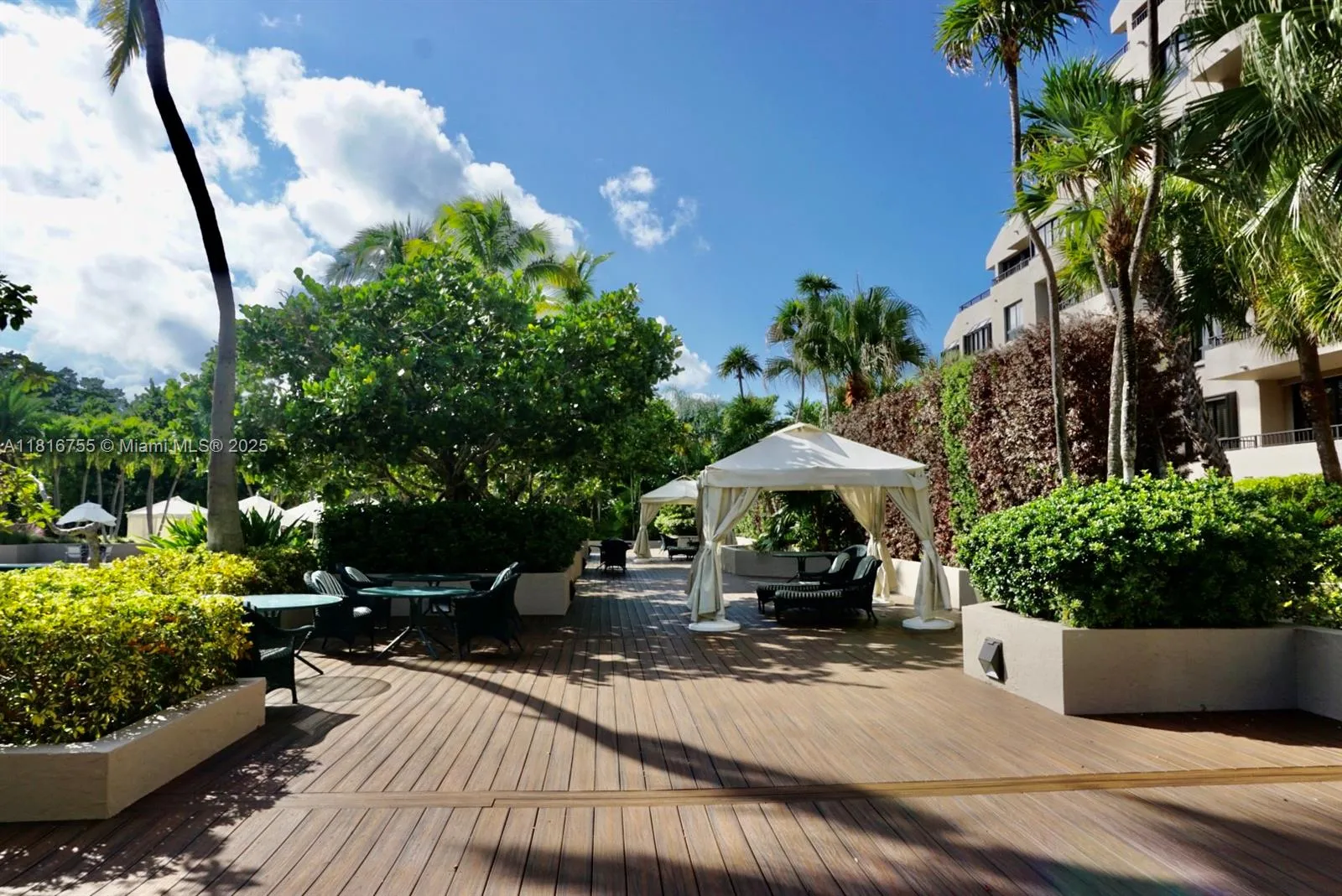 Key Biscayne, Florida 33149, United States, 2 Bedrooms Bedrooms, ,2 BathroomsBathrooms,Residential,Active,145212