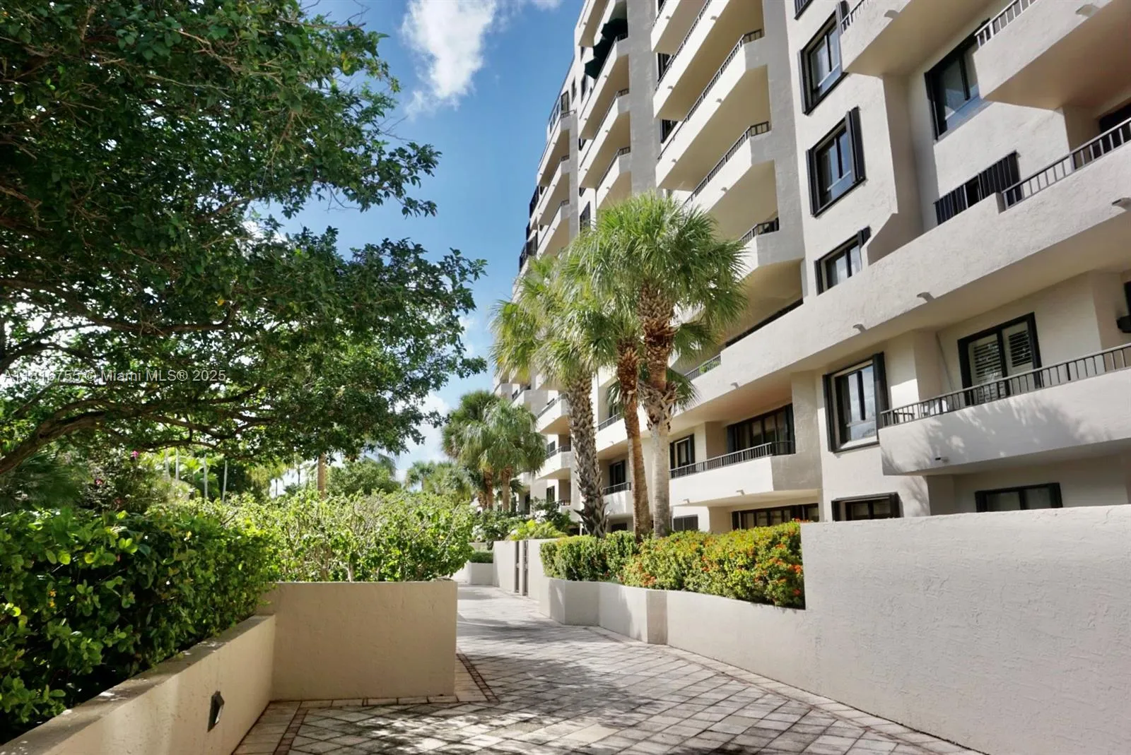 Key Biscayne, Florida 33149, United States, 2 Bedrooms Bedrooms, ,2 BathroomsBathrooms,Residential,Active,145212