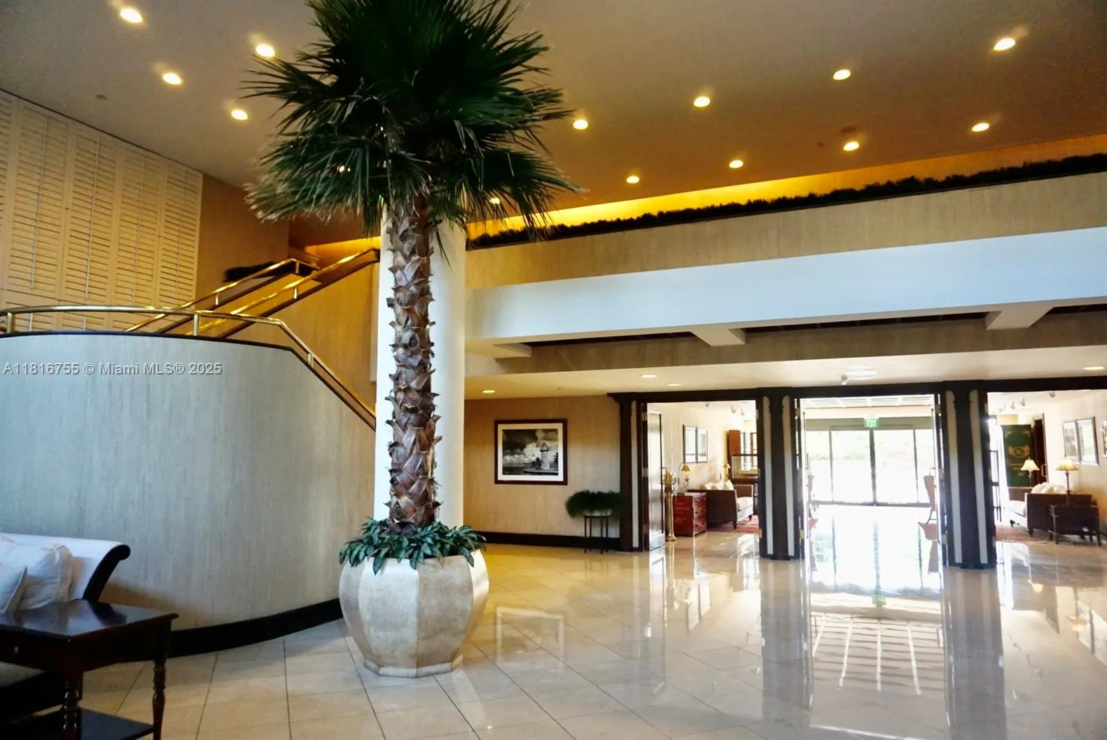 Key Biscayne, Florida 33149, United States, 2 Bedrooms Bedrooms, ,2 BathroomsBathrooms,Residential,Active,145212