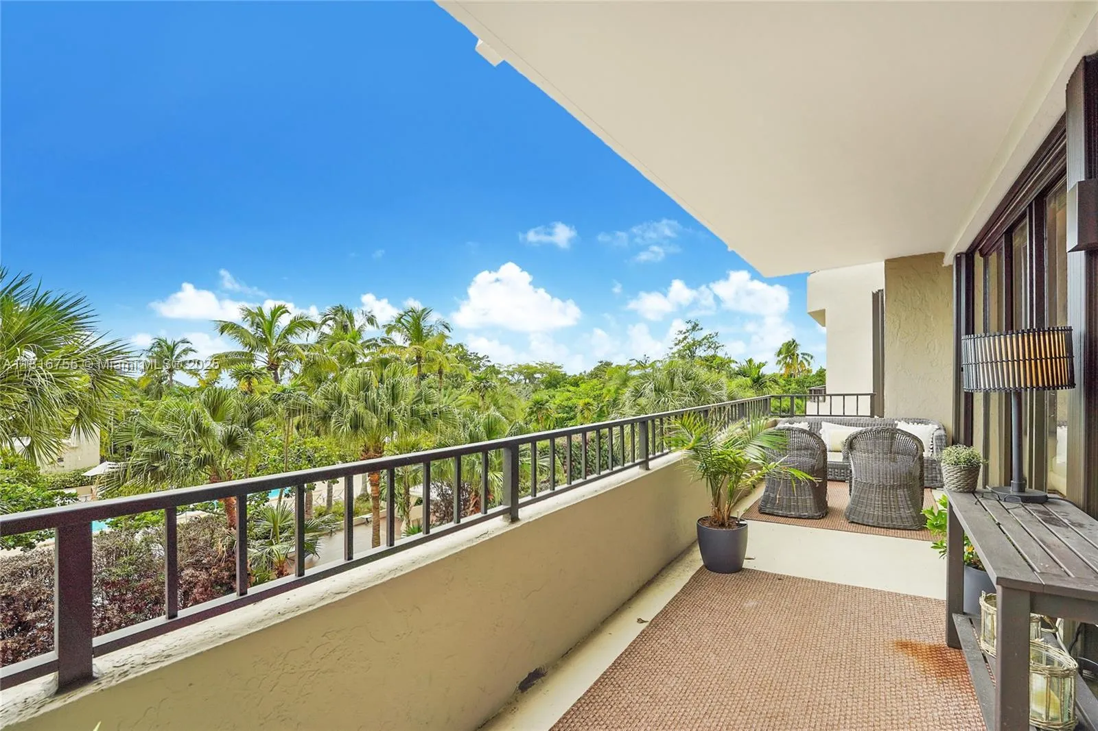Key Biscayne, Florida 33149, United States, 2 Bedrooms Bedrooms, ,2 BathroomsBathrooms,Residential,Active,145212