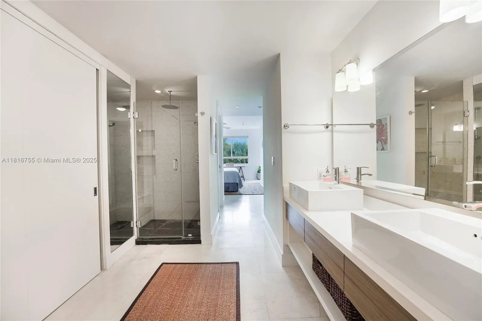 Key Biscayne, Florida 33149, United States, 2 Bedrooms Bedrooms, ,2 BathroomsBathrooms,Residential,Active,145212