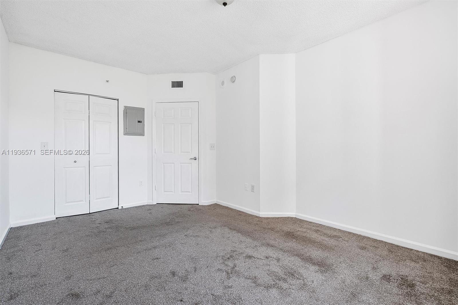 PORTO BELLAGIO CONDO - Residential