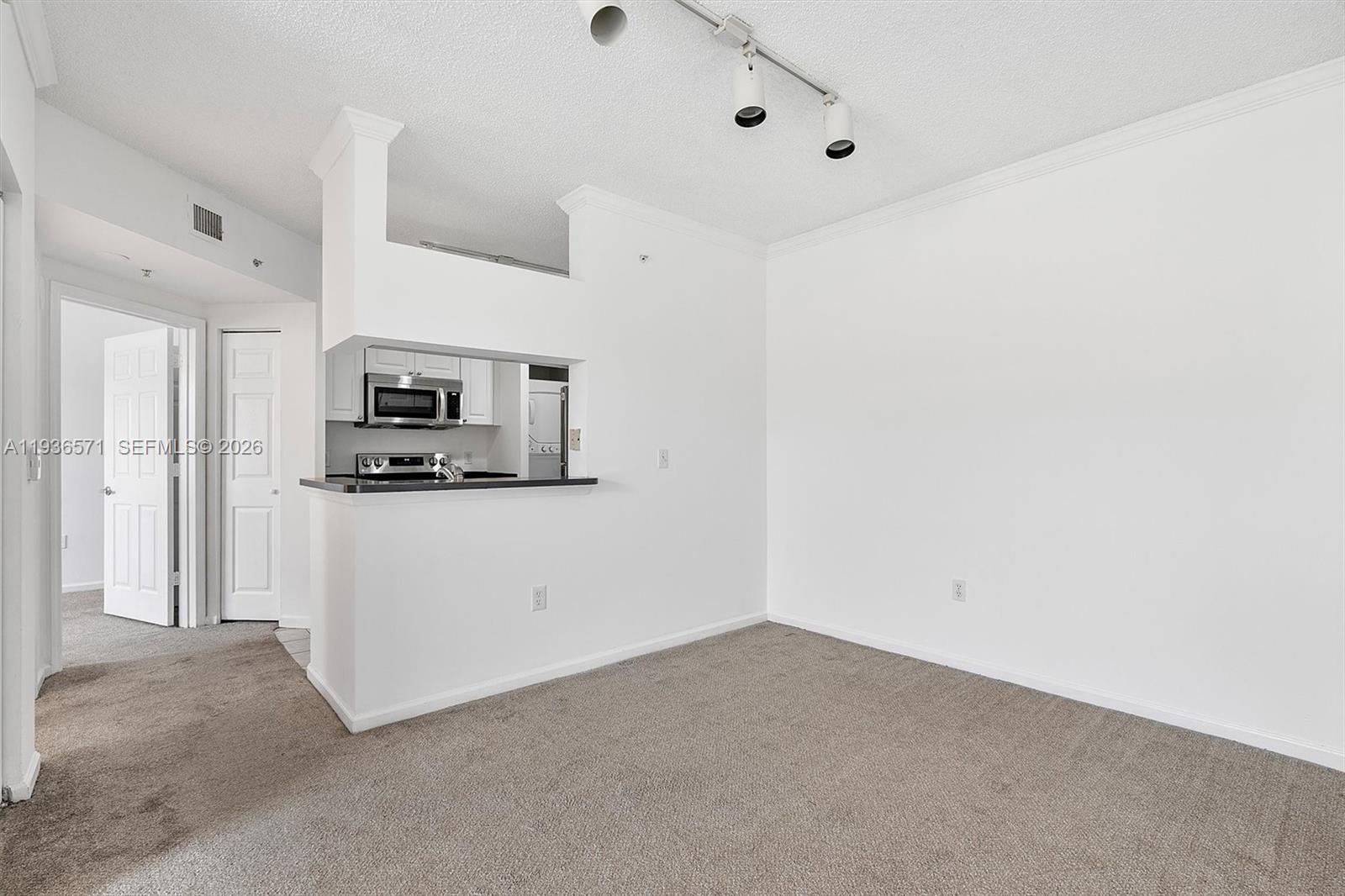 PORTO BELLAGIO CONDO - Residential