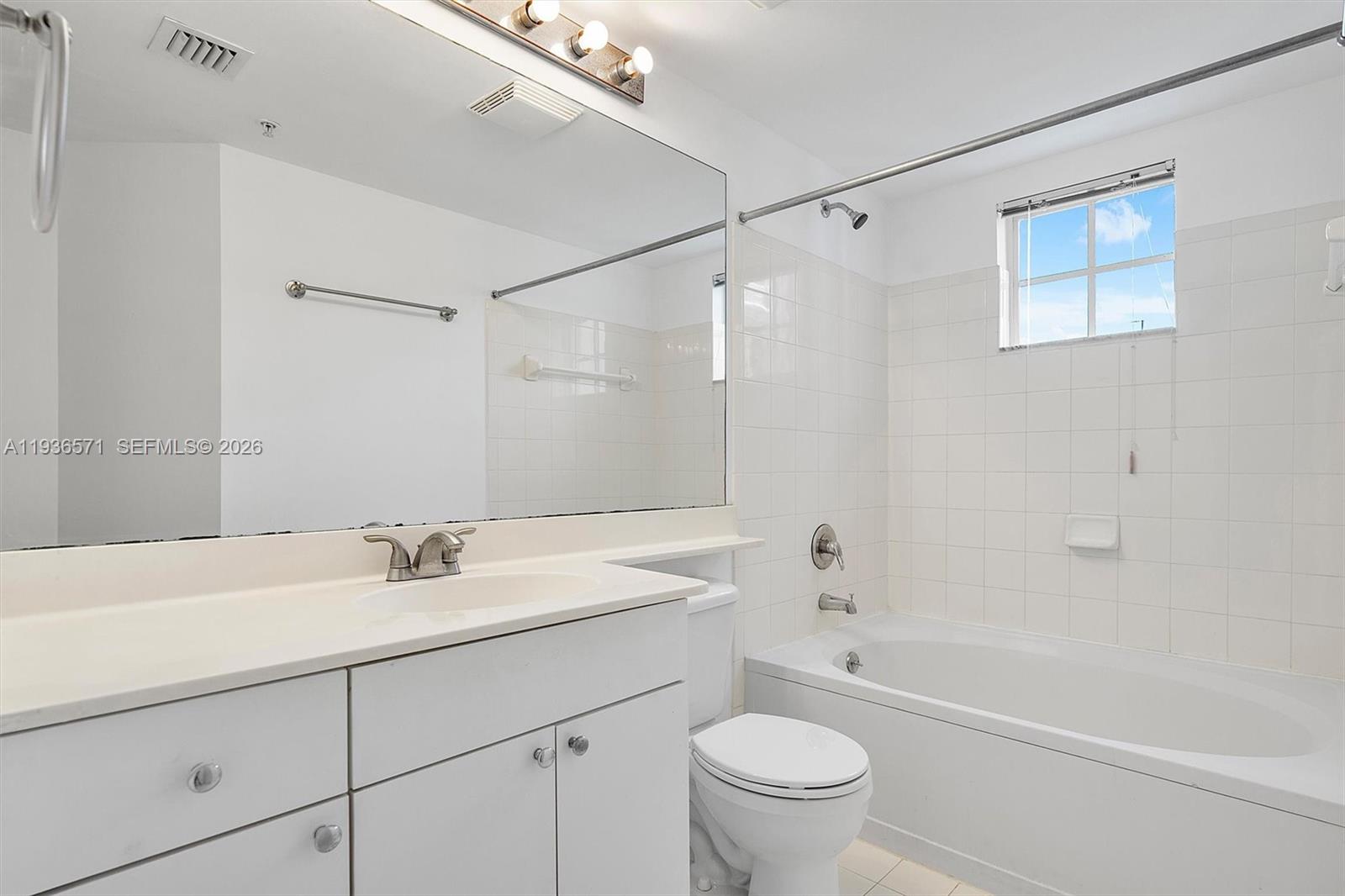 PORTO BELLAGIO CONDO - Residential