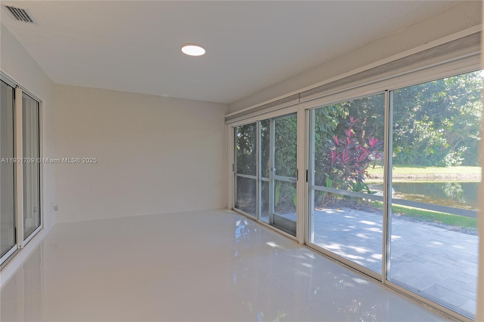 EMERALD POINTE 1 - Residential