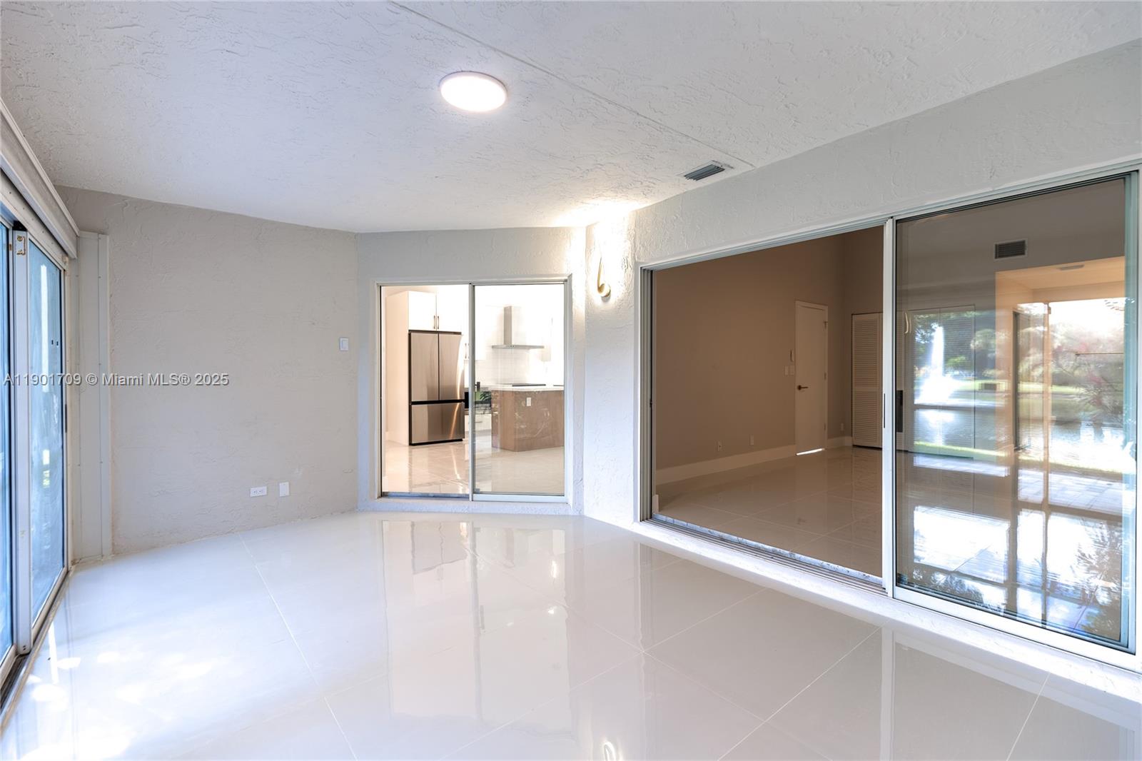 EMERALD POINTE 1 - Residential