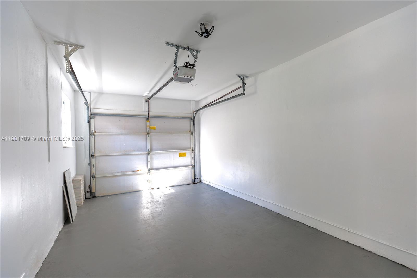 EMERALD POINTE 1 - Residential