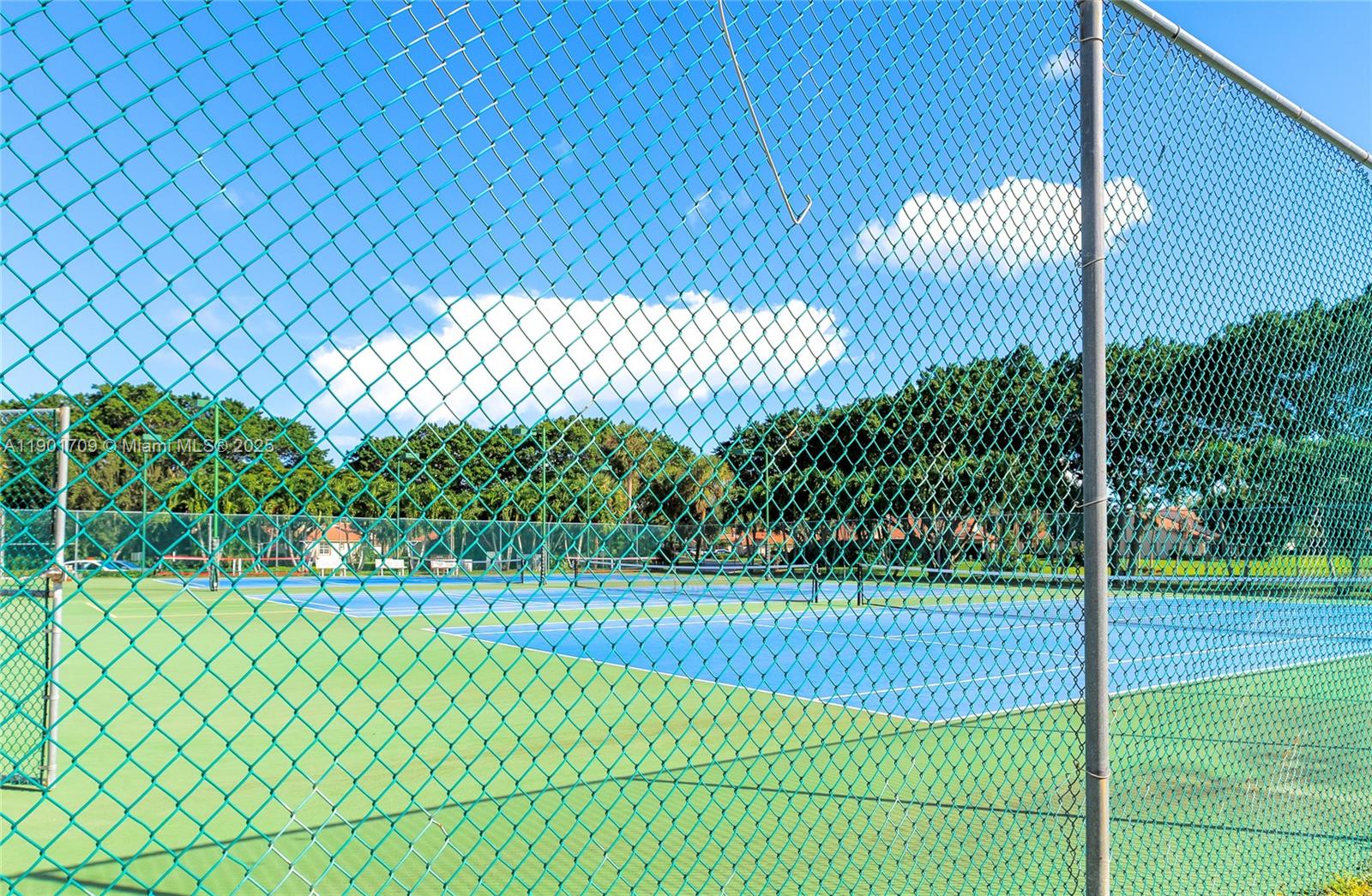 EMERALD POINTE 1 - Residential