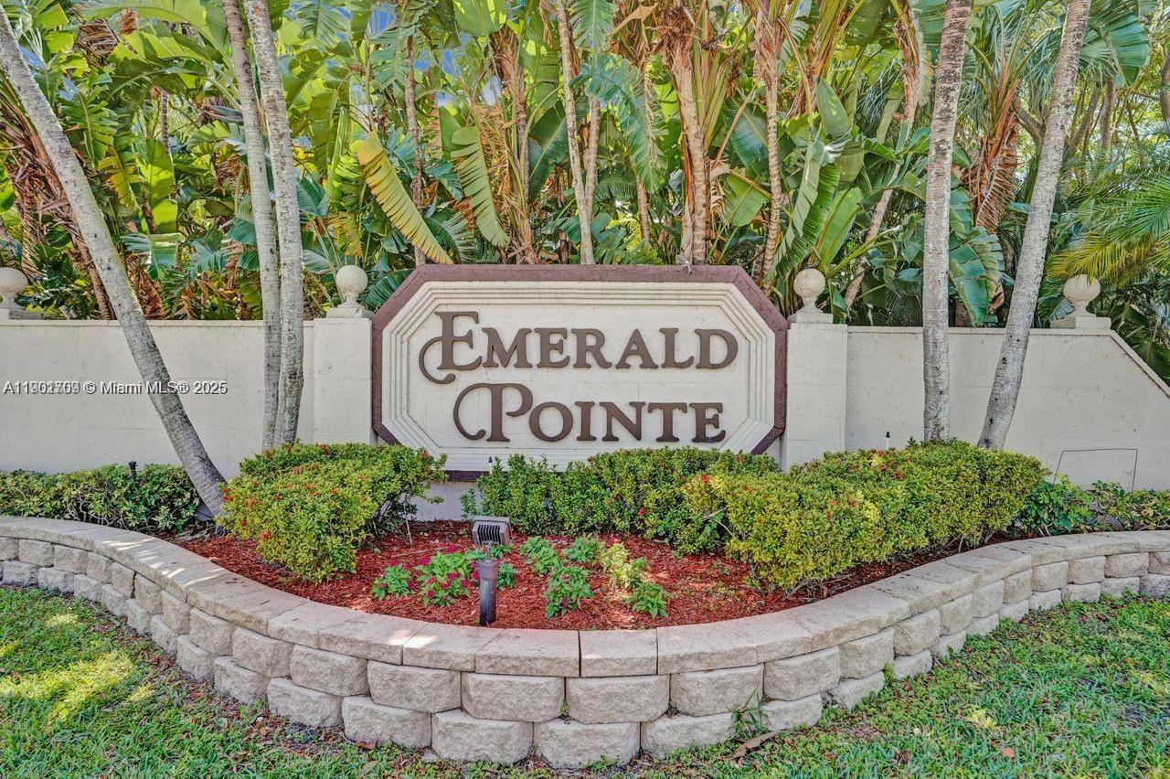 EMERALD POINTE 1 - Residential