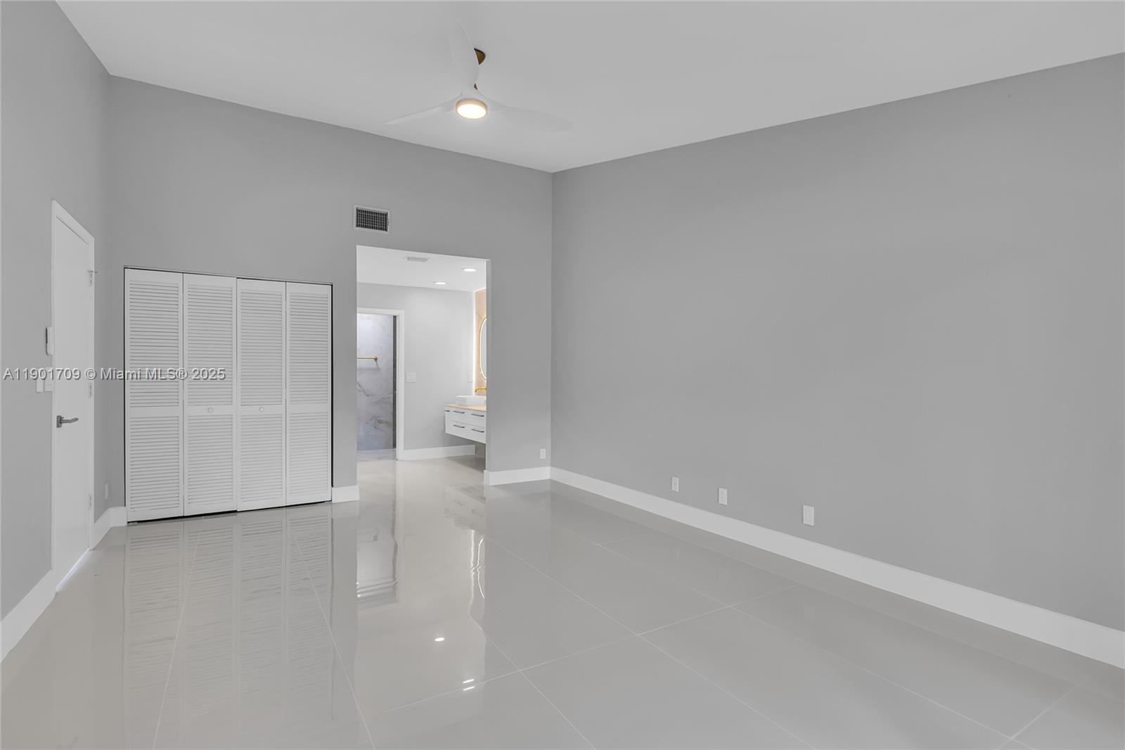 EMERALD POINTE 1 - Residential