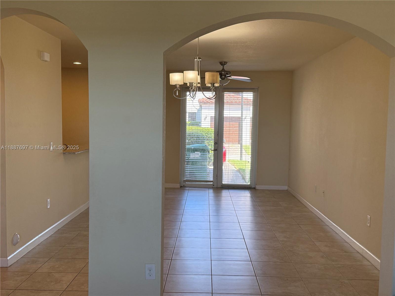 KENDALL COMMONS TOWNHOMES - Residential Lease