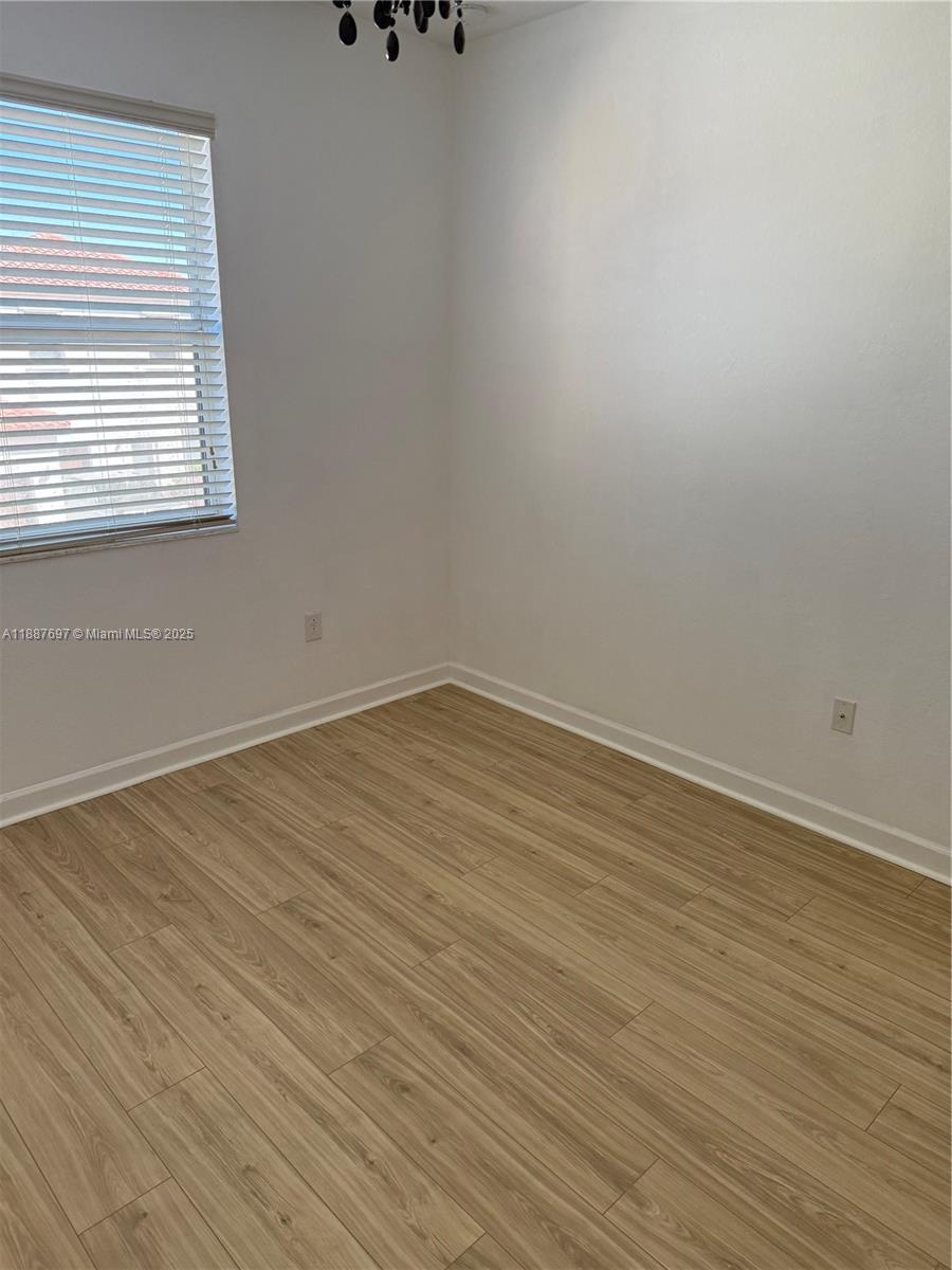 KENDALL COMMONS TOWNHOMES - Residential Lease