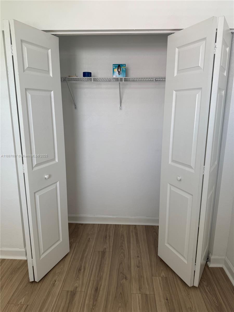 KENDALL COMMONS TOWNHOMES - Residential Lease