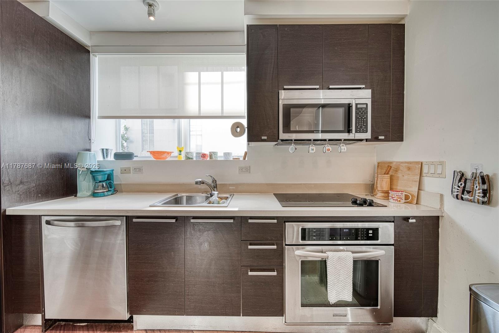 Property for Sale at 927 Euclid Ave 10, Miami Beach, Miami-Dade County, Florida - Bedrooms: 2 
Bathrooms: 2  - $399,000