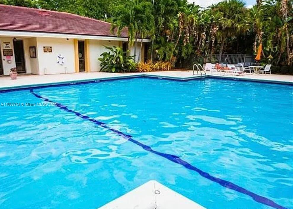 INVERWOOD CONDO - Residential