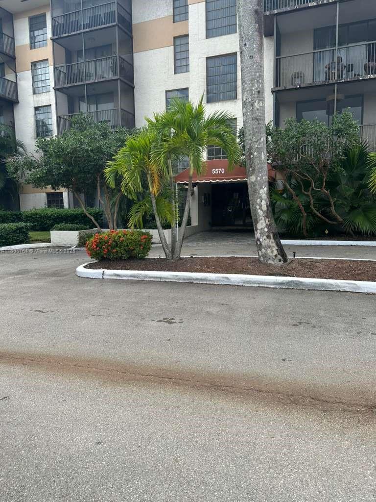 INVERWOOD CONDO - Residential