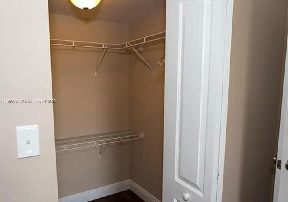 INVERWOOD CONDO - Residential