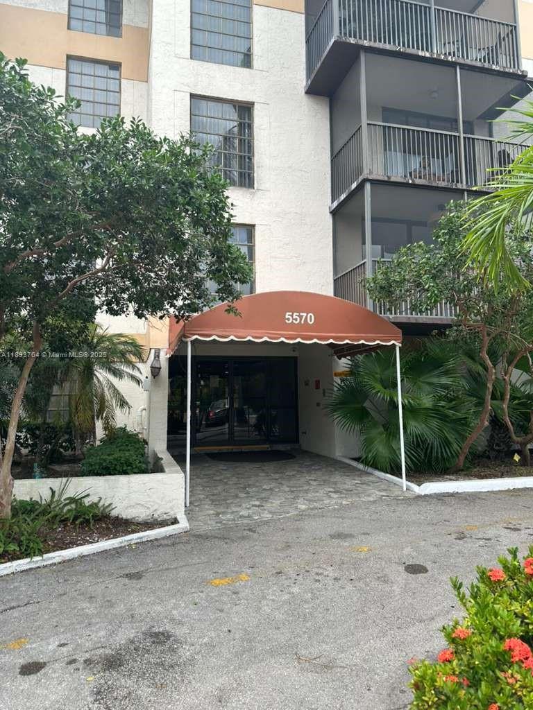INVERWOOD CONDO - Residential